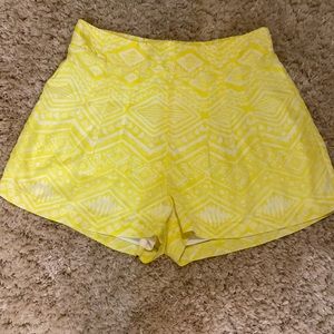 Yellow tribal print flouncy shorts